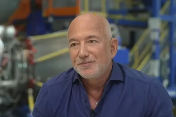 Jeff Bezos Shrugs off AI Worries
